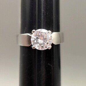 Cubic Zirconia Solitaire Fashion Ring Silver Tone Band Size 8